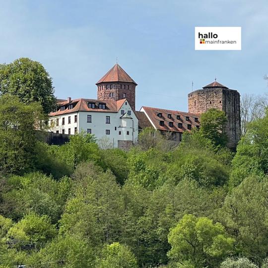 Der Dicke Turm auf der Burg Rieneck: Symbol der Stärke und Beständigkeit